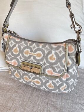 Coach Poppy Spotlight Groovy Bag Gray Pink Metallic Op Art Jacquard NWT 15593